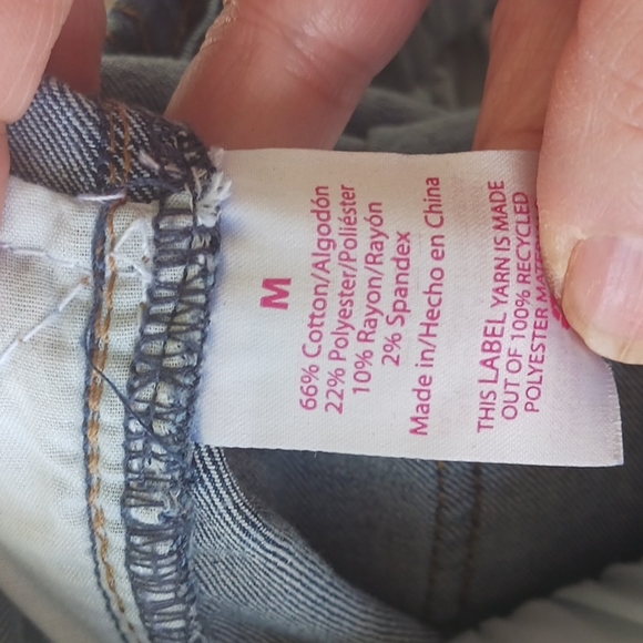 No Boundaries woman's jean shorts size M - Picture 11 of 11